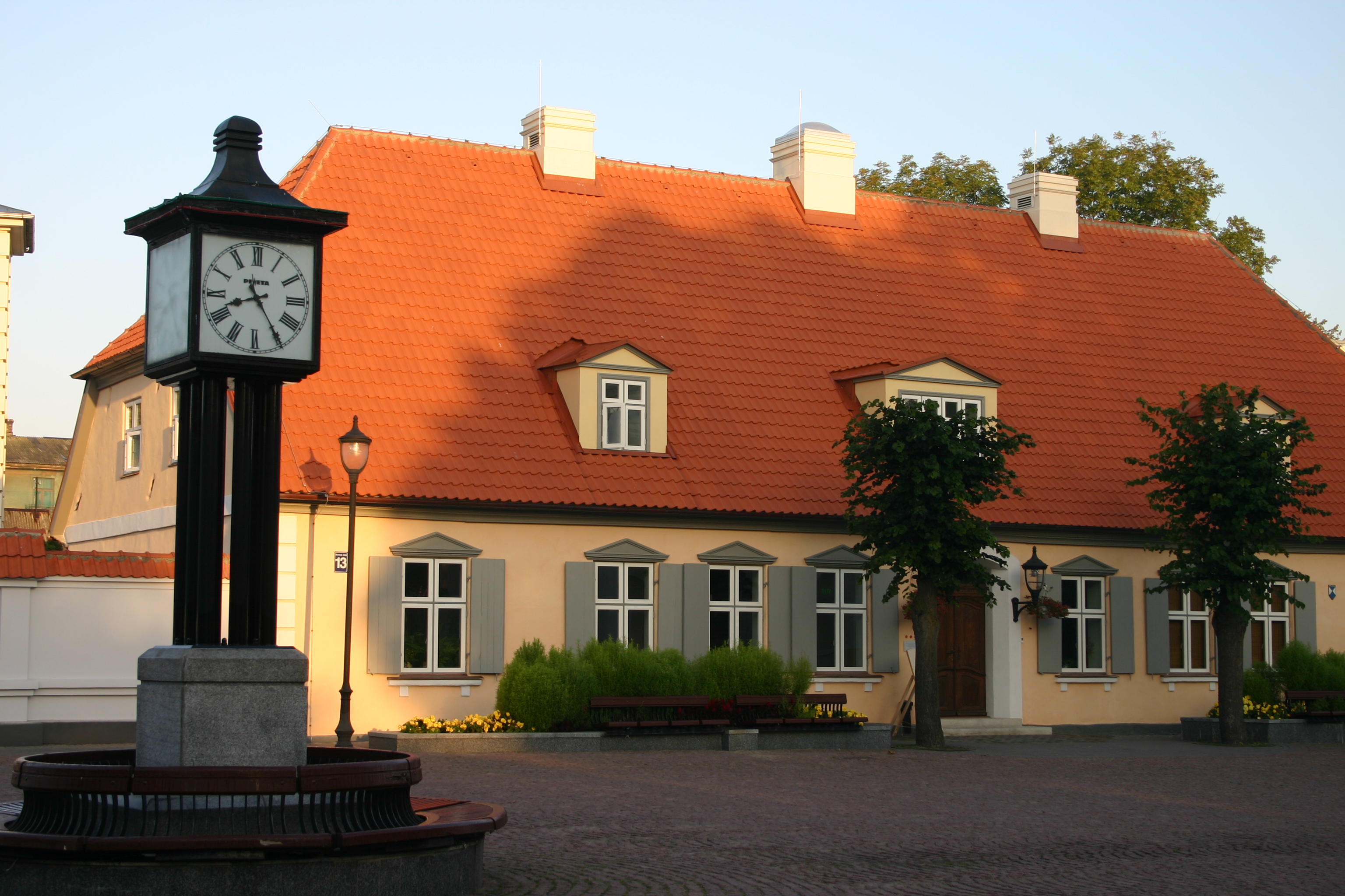 māja